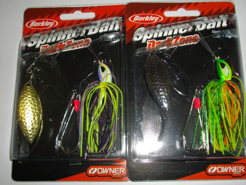 spinnerbait berkley dark zone Ee10