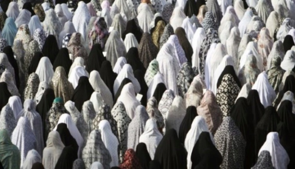 Face à l'islam, l'aveuglement épiscopal fait mal ! Femmes10