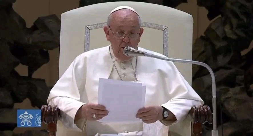 Le Pape François écrit la deuxième partie de "Laudato Si", l'Encyclique sur l'Environnement ! Gxghnl10