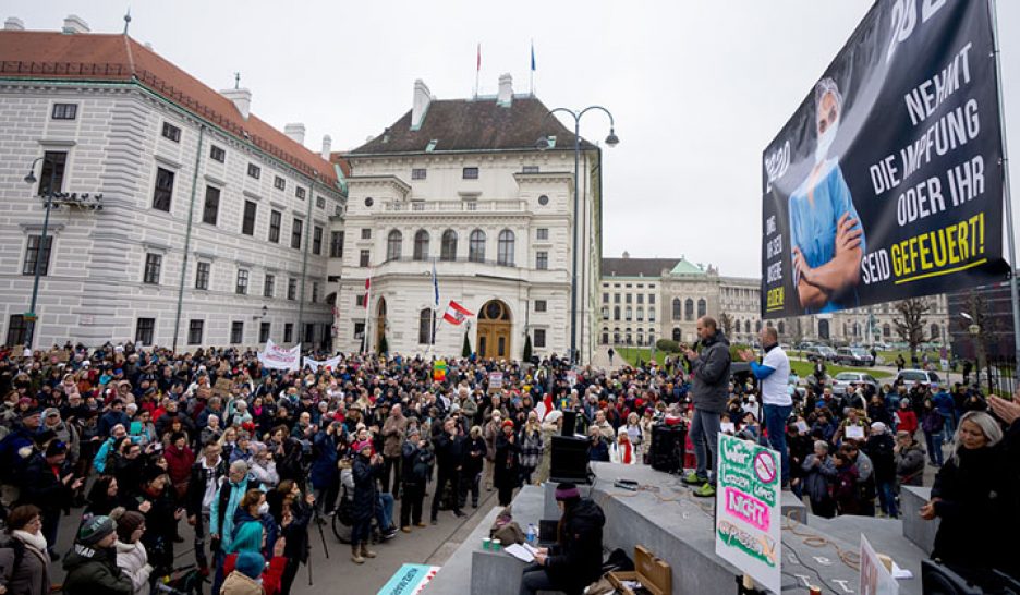 L'Autriche prévoit emprisonner les personnes non-vaccinées ! Lautri10
