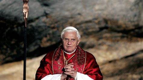 Vidéo-Info : "Benoît XVI a été évincé du Trône Papal", nous dit le Voyant Pedro Regis" ! Oip_jf19