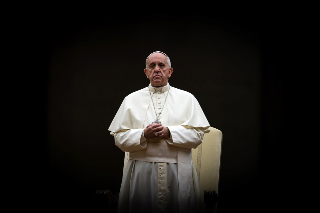 Vidéo-Bombe : "Benoît XVI a été évincé du Trône Papal - Un onyx y chassera tout le Sacré" ! Pape10