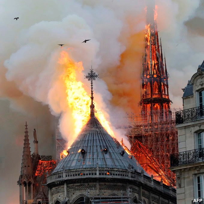 Incendie de Notre-Dame de Paris  - Page 18 Sans-t42