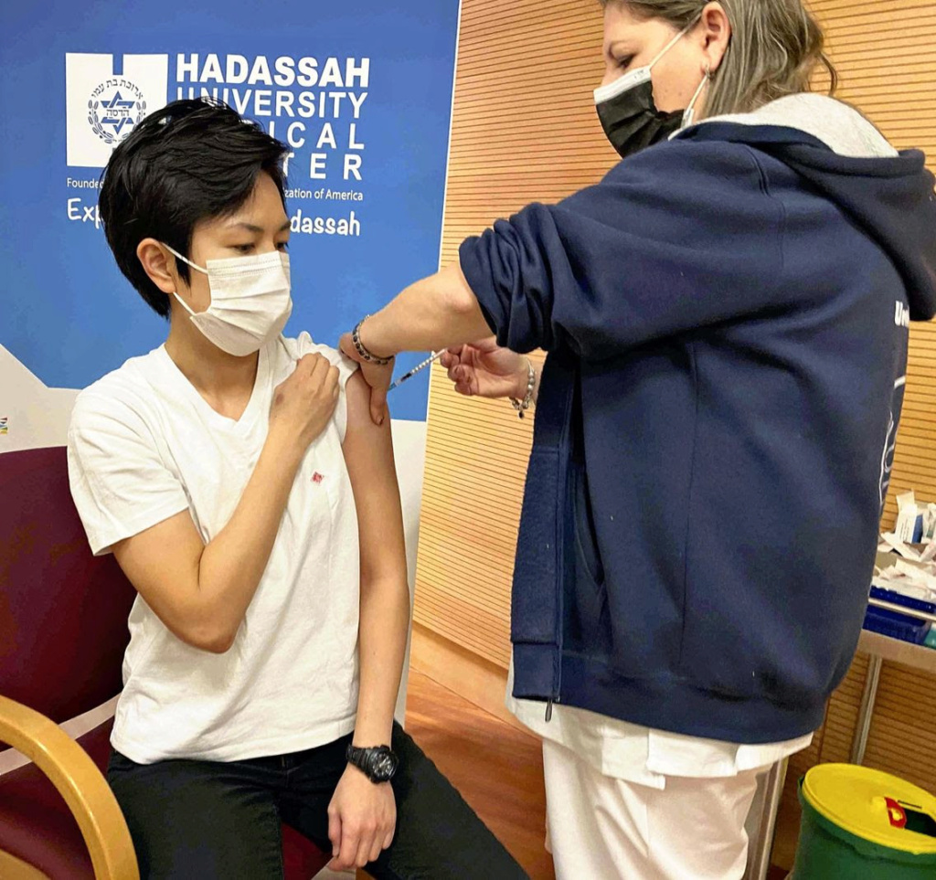 EN ISRAËL, la situation se complique pour les soignants qui refusent le vaccin ! Unnam266