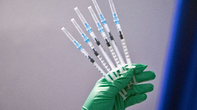 Les Vaccins contre le COVID modifient l'ADN humain ! Unnam935
