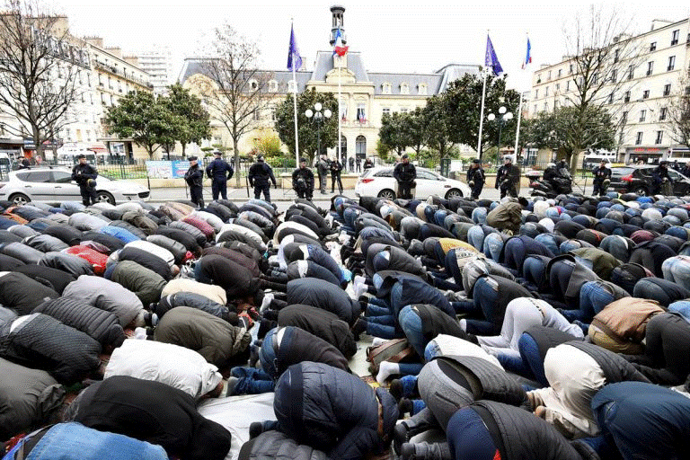 CONFINEMENT - FRANCE : Deux poids, deux mesures. L'islam est protégée, pas les Chrétiens ! Unname11