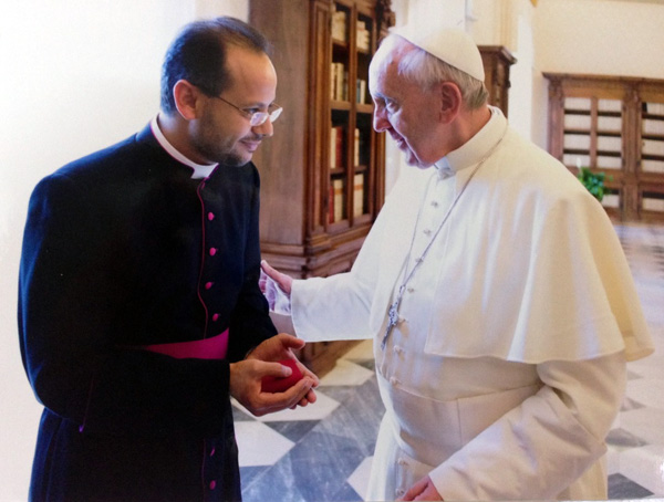 Le Pape aux Émirats : En route vers l'Unique Religion Mondiale ! - Page 2 Yoanni10