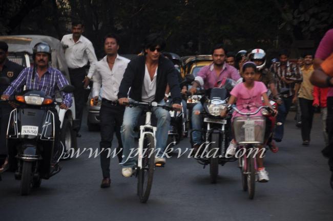 Shahrukh et sa fille Suhana à bicyclette Dsc_9318
