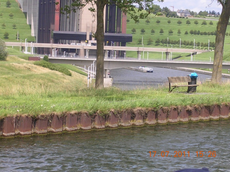 Visite du Canal du Centre historique le dimanche 17 juillet - Page 22 Photo301