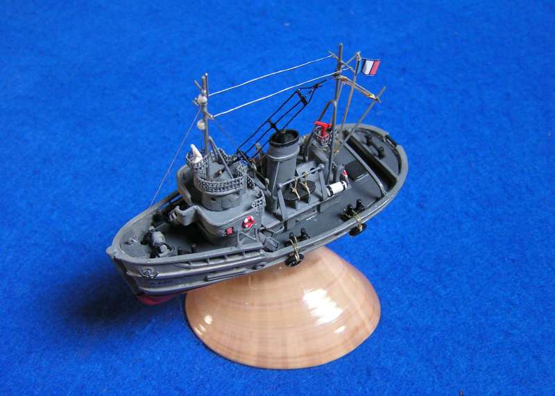 A660 "L'HIPPO" Bateau-moule ech: 1/400ème 9210