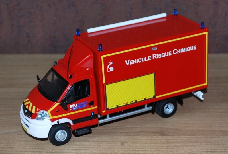 Norev : Renault Mascott 2009 Pompiers Véhicule Risque Chimique (éch: 1/43e, réf: 518444) Renaul10