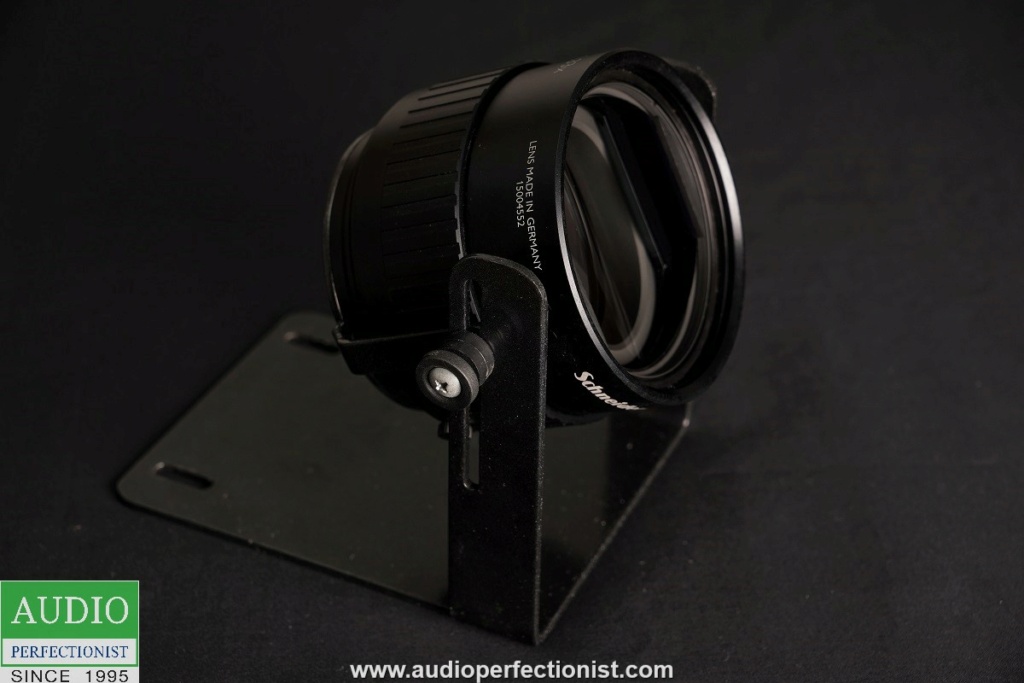 Schneider Cine-Digitar Anamorphic 1.33x XL Lens with Stand (used) Dsc00114