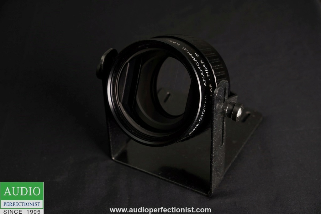 Schneider Cine-Digitar Anamorphic 1.33x XL Lens with Stand (used) Dsc00117