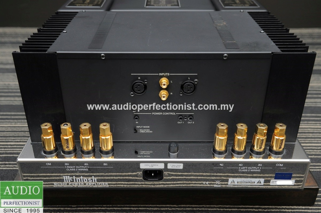 McIntosh MC302 Power Amplifier (used) Dsc_0018
