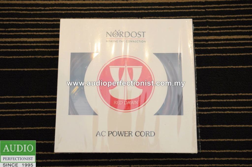 Nordost Red Dawn 15amp power cord (used) Dsc_0144
