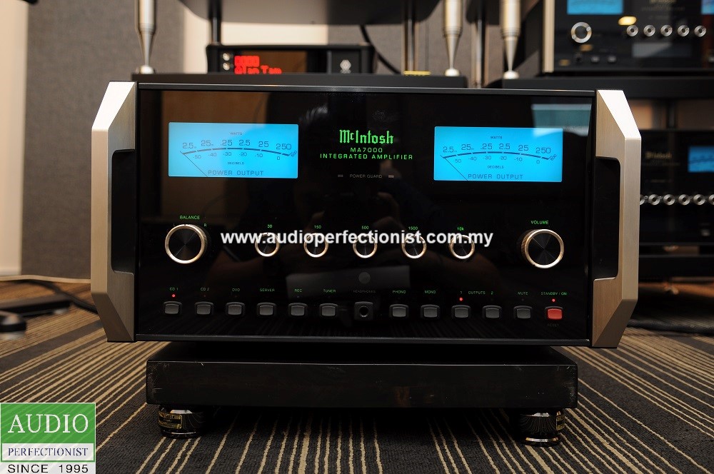 McIntosh MA7000 Integrated Amplifier (Sold) Dsc_3246