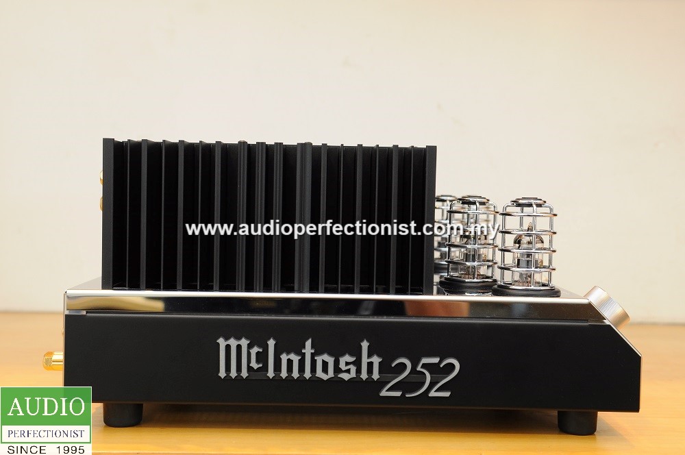 McIntosh MA252 Integrated Amplifier (Sold) Dsc_3319