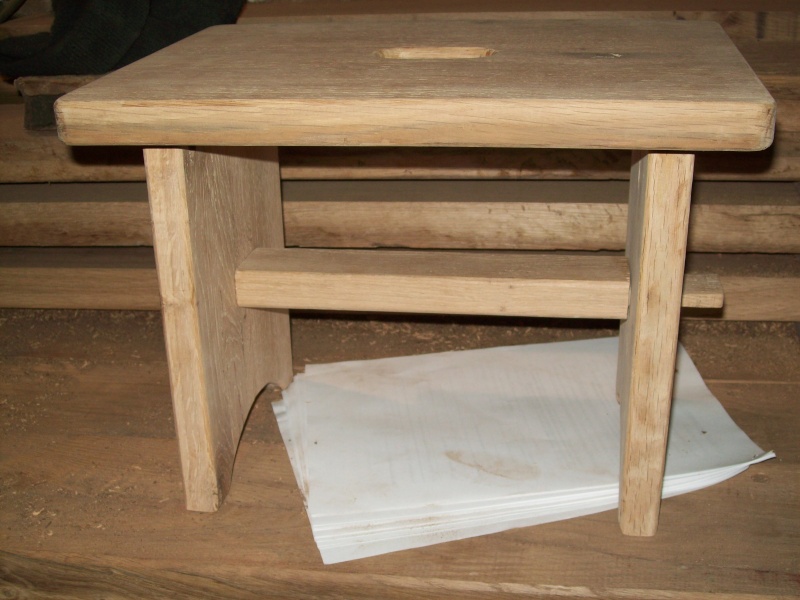 Un petit tabouret  103_0539