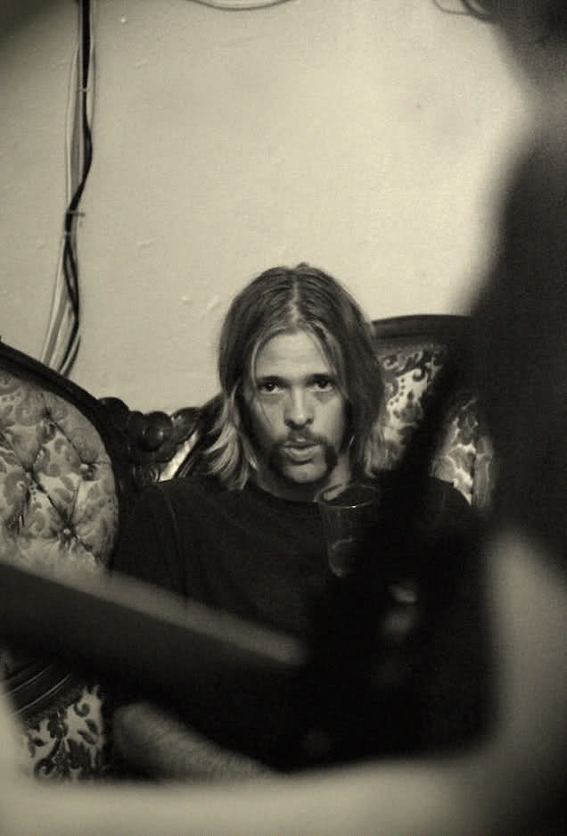 TAYLOR HAWKINS ( groupe Foo Fighters) - Page 3 2cp7z410