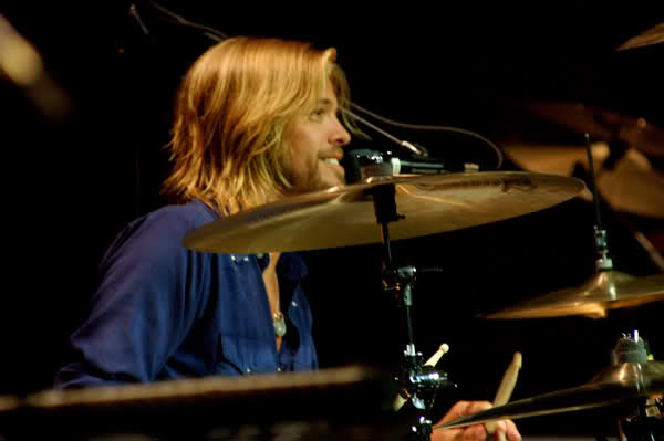 TAYLOR HAWKINS ( groupe Foo Fighters) - Page 3 3z0nc510