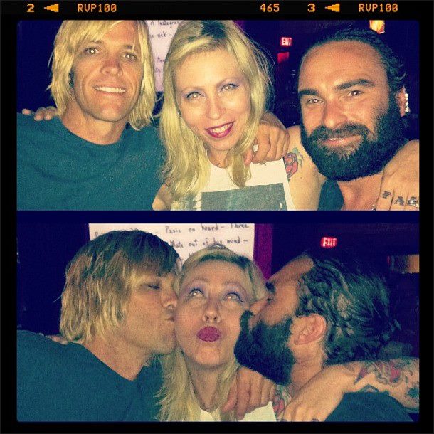 TAYLOR HAWKINS ( groupe Foo Fighters) - Page 3 48393310