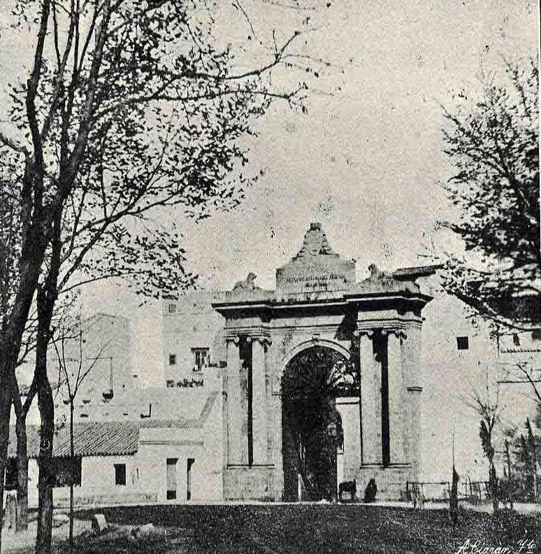 Fotos antiguas de Sevilla. - Página 3 Puerta14