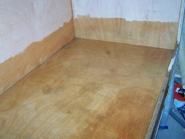 wood with polyester. Afbeel23