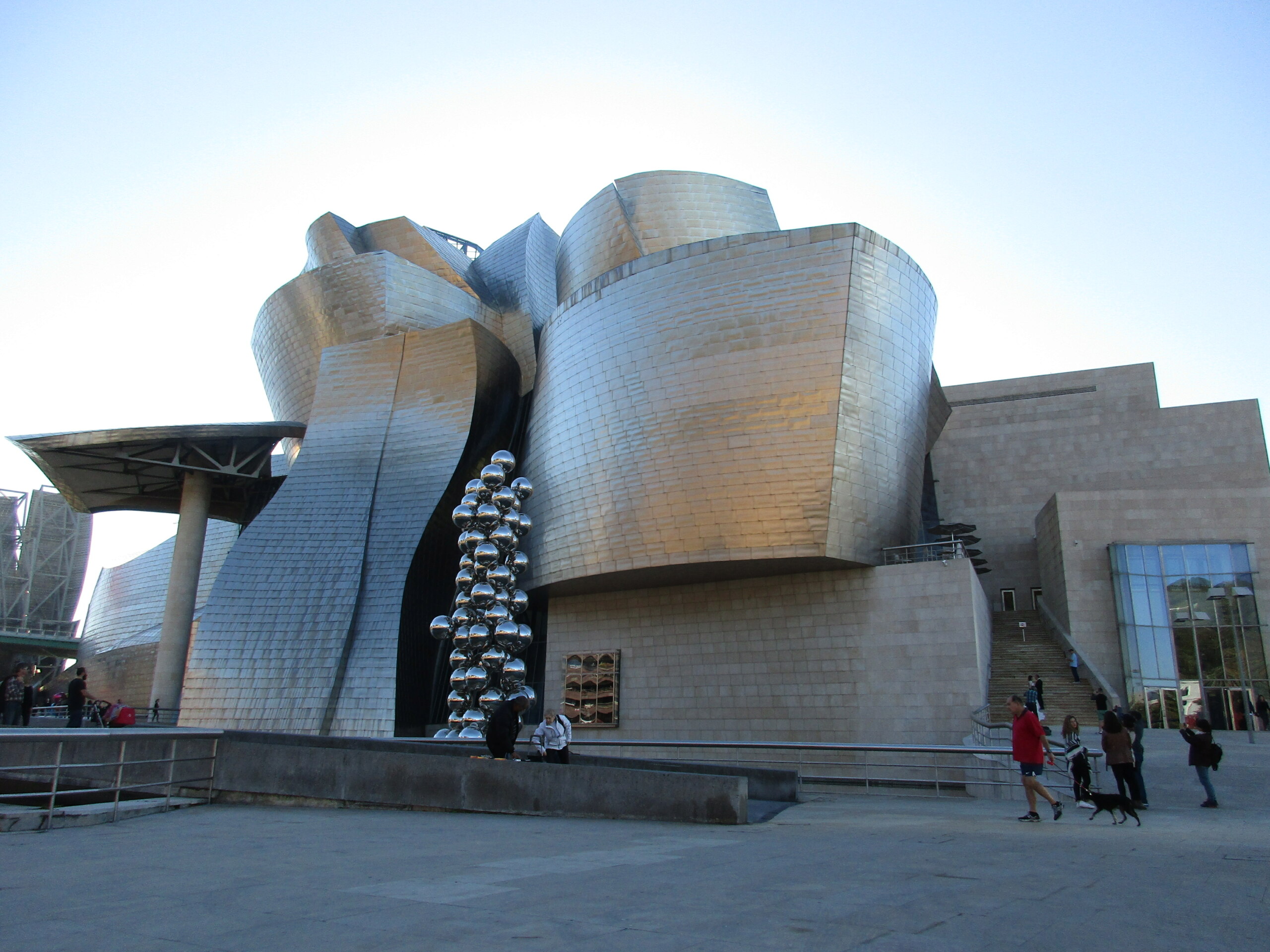 Musée Guggenheim à Bilbao, Espagne - Page 2 20161010