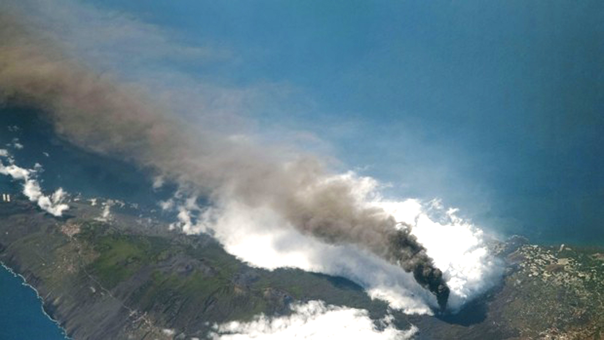 [Bientôt visible sur Google Earth]Le Volcan Tajogaite - Eruption du volcan Cumbre Vieja - Ile de Palma - Canaries - Page 6 Nasa-u10
