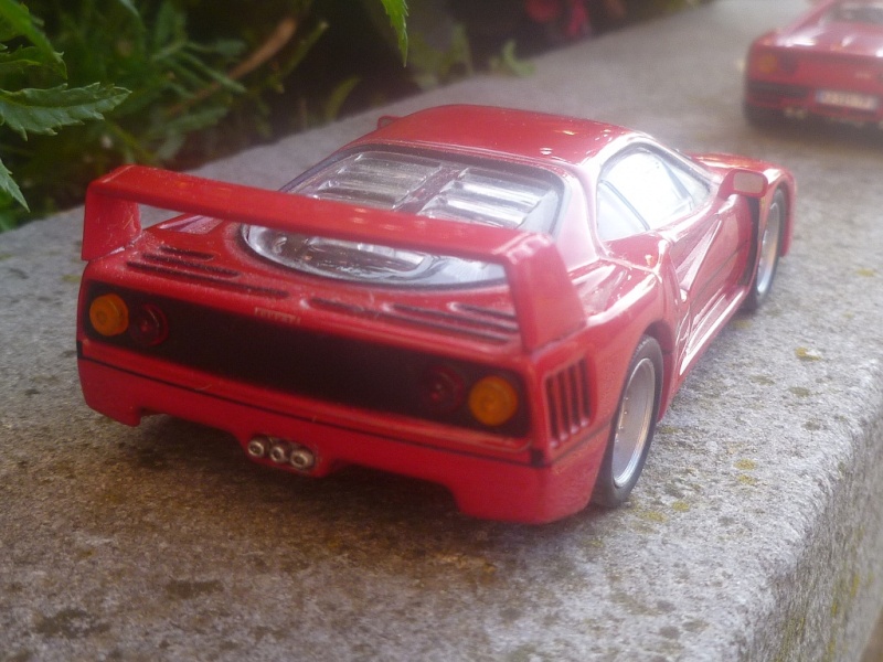 23 - Ferrari F4010