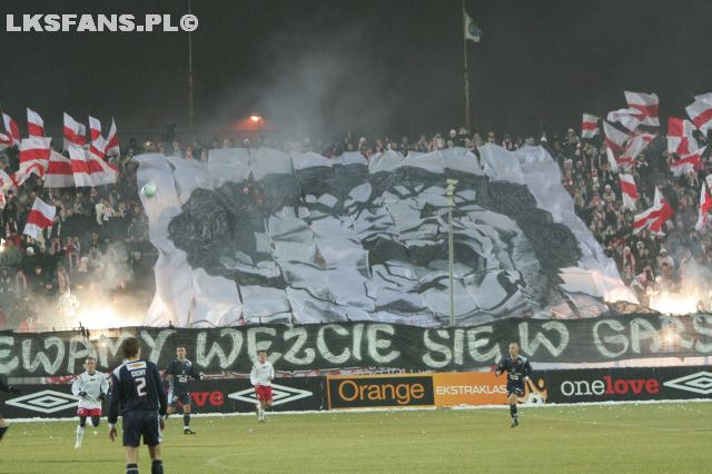 Ultras Choreos (Pyro, Flags, Smokes) - Page 5 Oprawa16