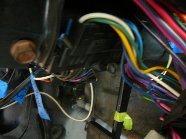 1977 malibu wiring and starter P1010911