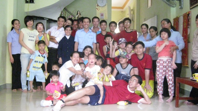 Công tác từ thiện Xuân 2011 với nhóm Martin tại mái ấm Thanh Tâm.. Img_0119