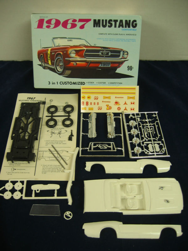 Modèle à coller de Mustang 1967 ou 1968 1967_a19