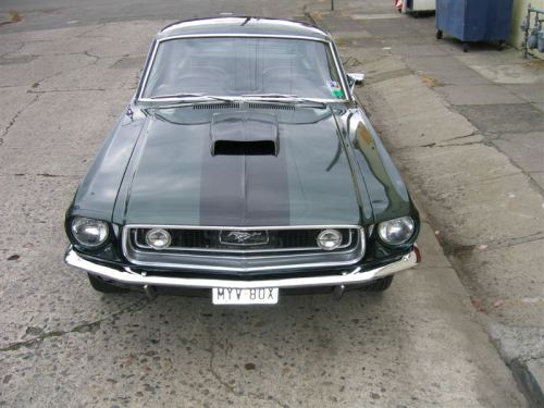 Détail: Bande noir sur capot Mustang 1968 1968_c12