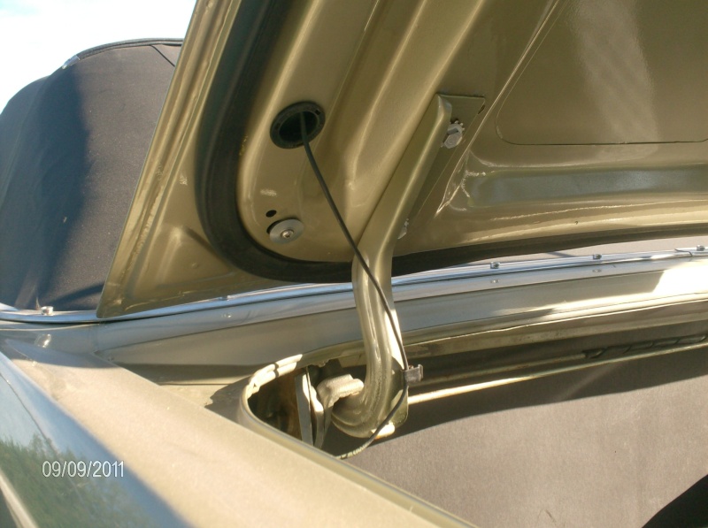 Détails: coffre arrière de Mustang 1967 - 1968 2011_054