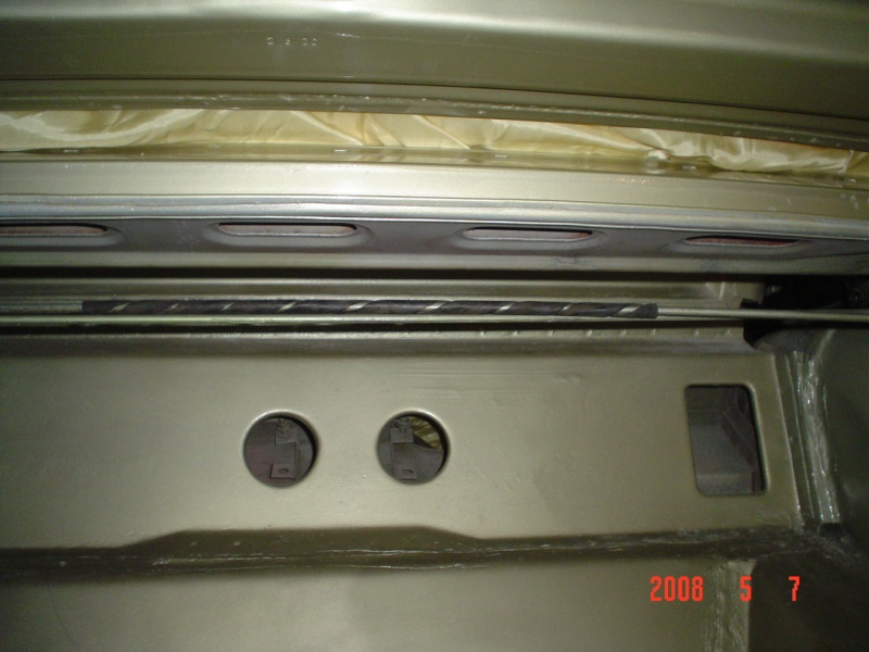 Détails: coffre arrière de Mustang 1967 - 1968 Caoutc10