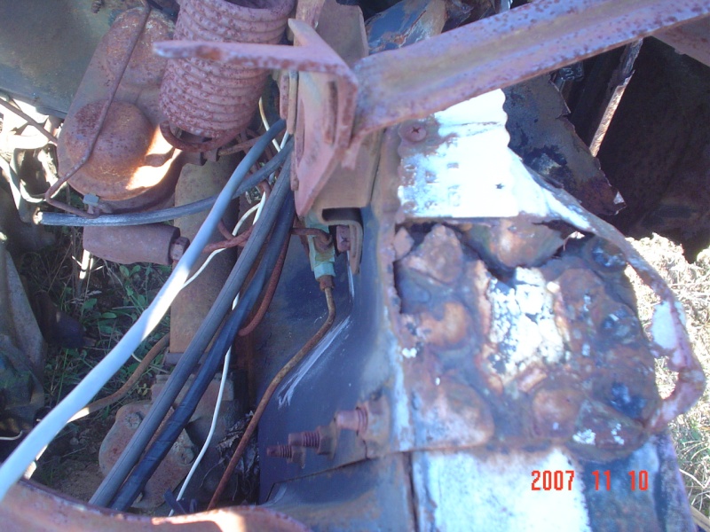 Détails : photo devant et cage moteur de Mustang 1967 1968 Dsc01110