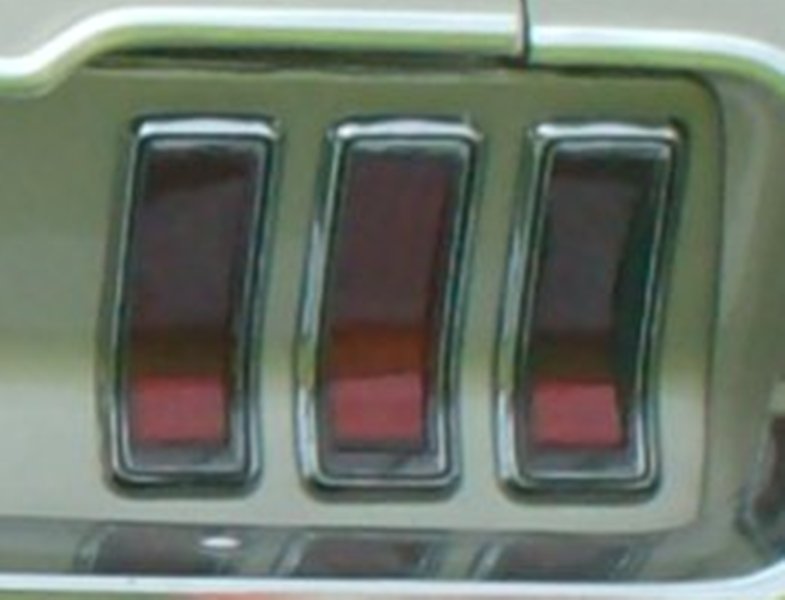 Détails: coffre arrière de Mustang 1967 - 1968 Lumiar16