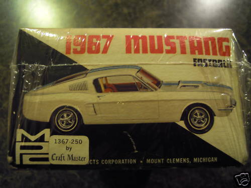 Modèle à coller de Mustang 1967 ou 1968 Origin19