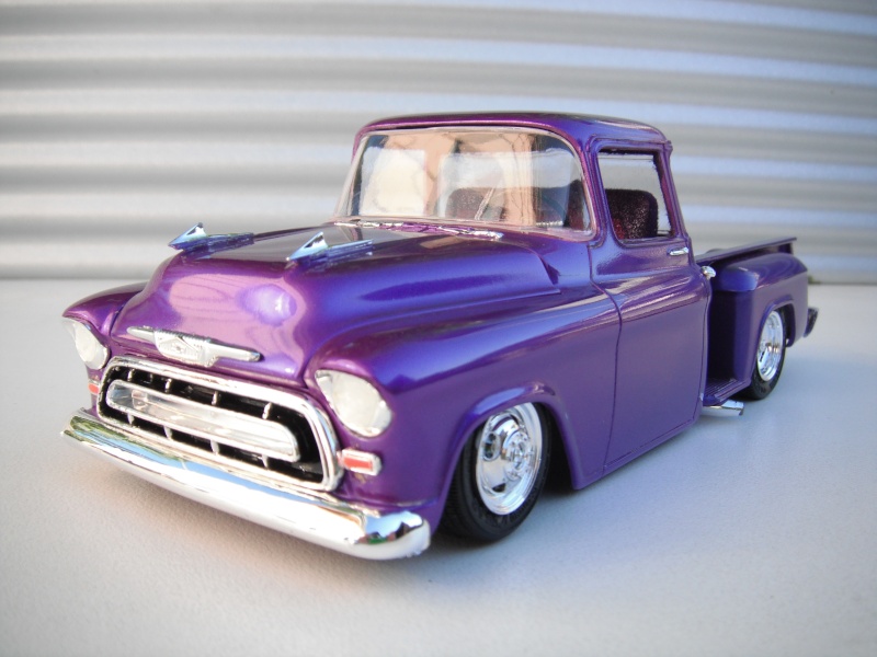 57 PICK-UP WITH TOY. 01110