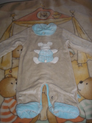 Garde robe d Auxence naissance à 3 mois Pa170325