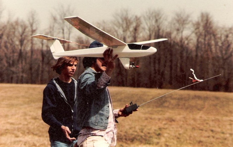 Link to video of Cox .15-powered "Bird of Time" sailplane. Lil_t_10