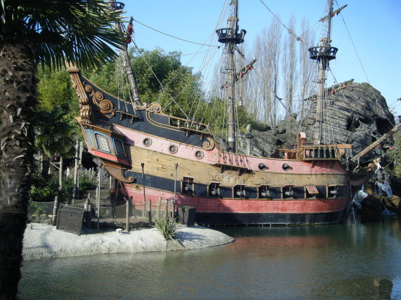 Captain Hook's Pirate Ship devient Pirate Galleon (Galion Pirate) - Réhabilitation [Adventureland - 2011-2012] - Page 17 Galion10
