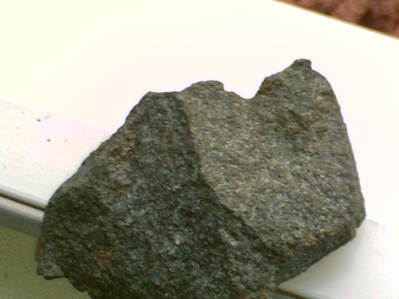 meteorite ou simple roche Pict0920