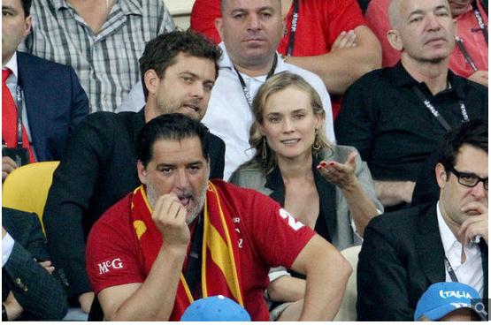 Joshua Jackson en la Eurocopa 2o12 1112