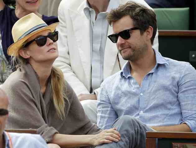 Joshua Jackson (y Diane Kruger) en el torneo de tenis Roland Garros 2012-012