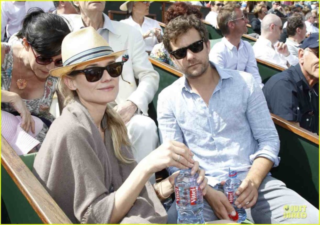 Joshua Jackson (y Diane Kruger) en el torneo de tenis Roland Garros Diane-31