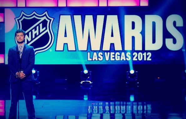 Joshua Jackson en los NHL Awards 2012  Tumblr39