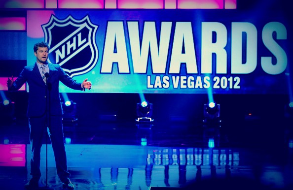 Joshua Jackson en los NHL Awards 2012  Tumblr41